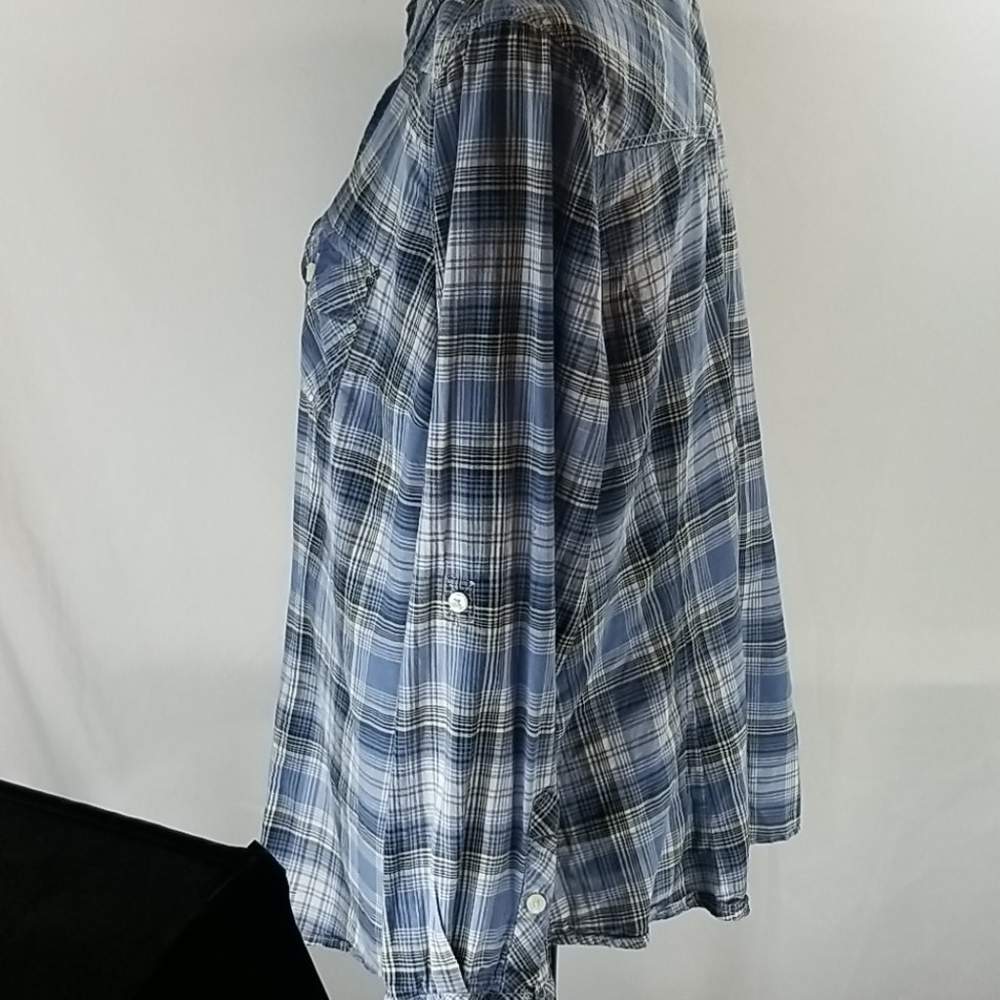 Torrid button down 2 - Picture 3 of 4